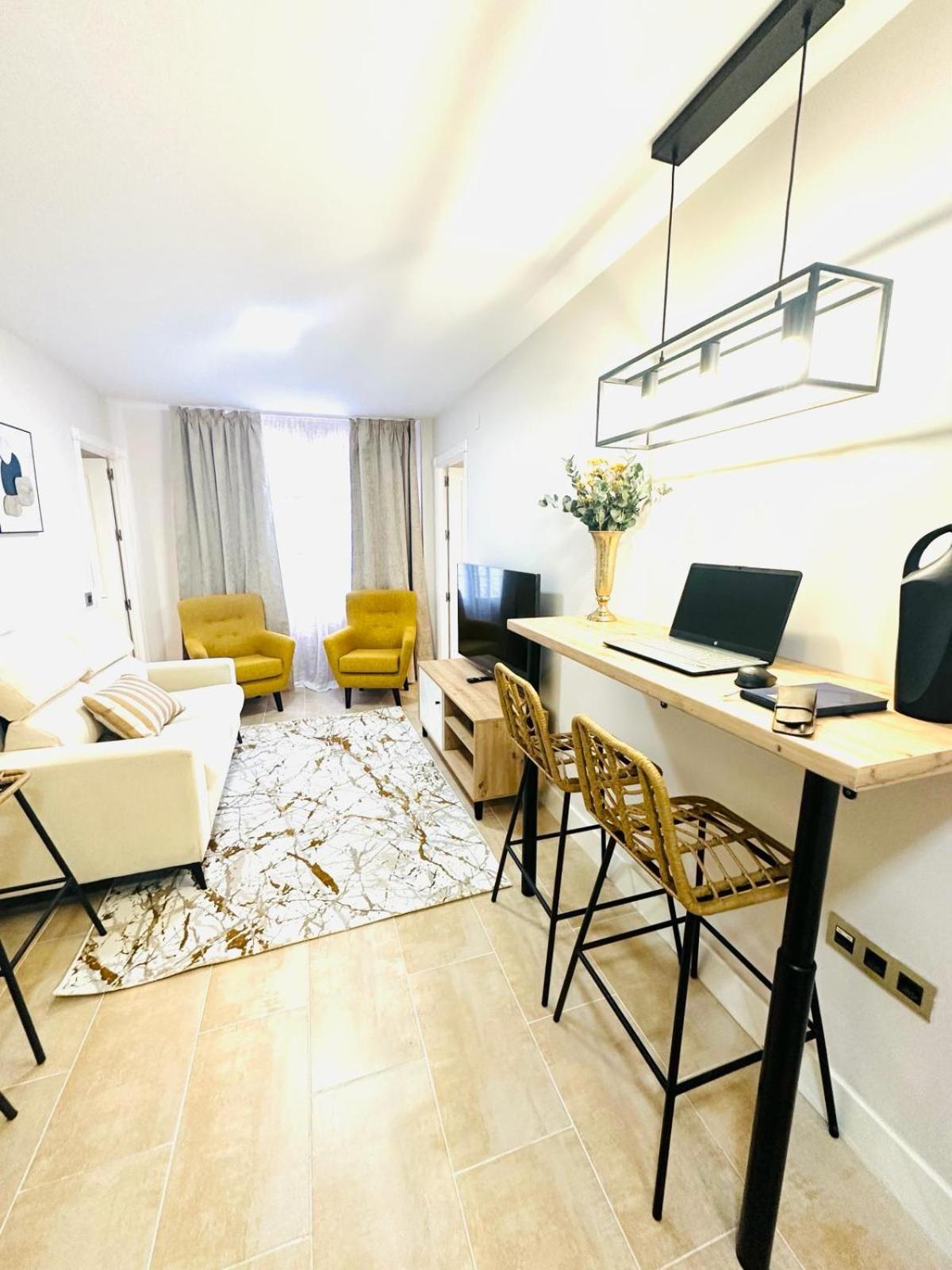 Apartamentos Puente Romano Suites Мерида Екстериор снимка