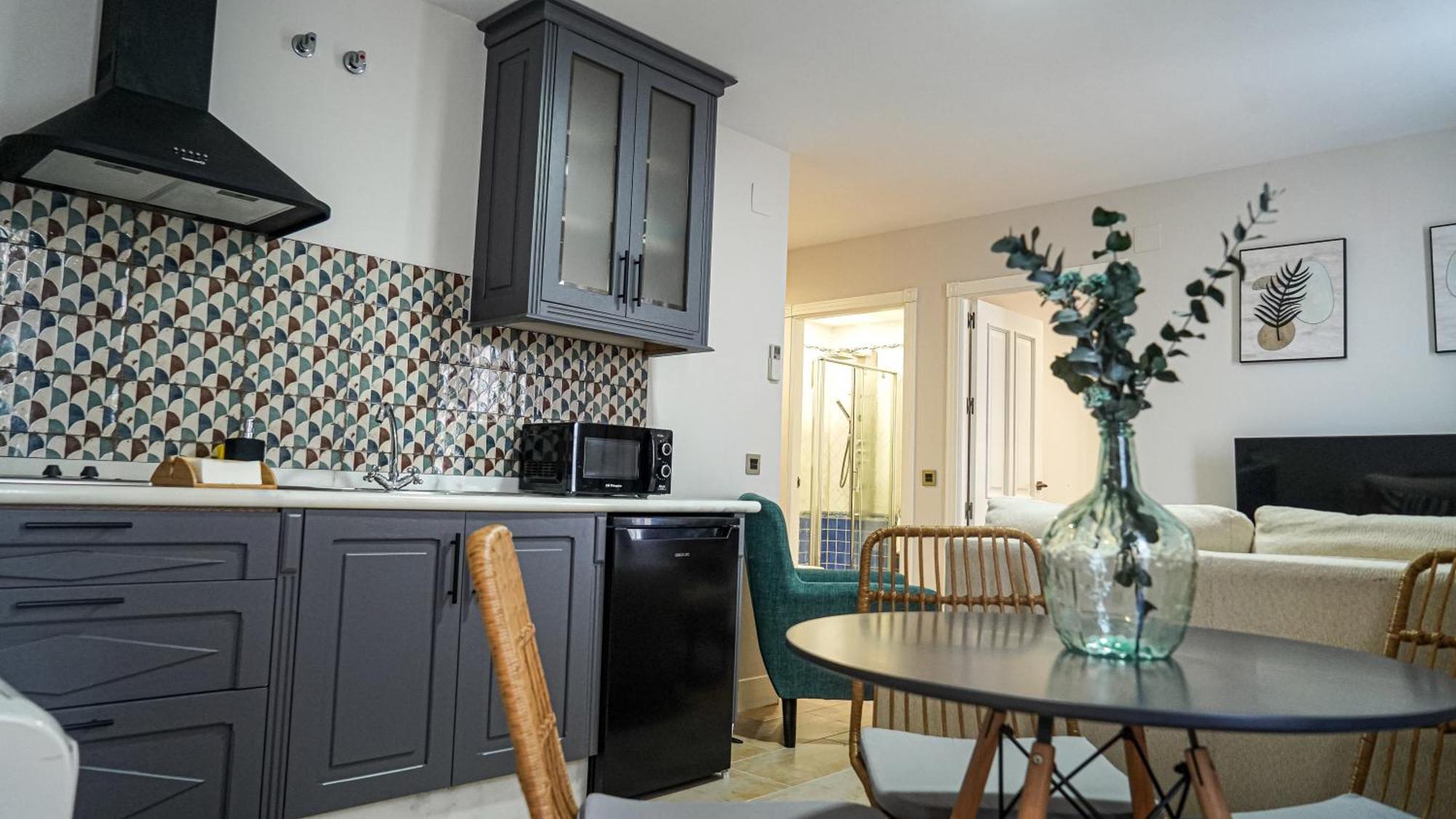 Apartamentos Puente Romano Suites Мерида Екстериор снимка