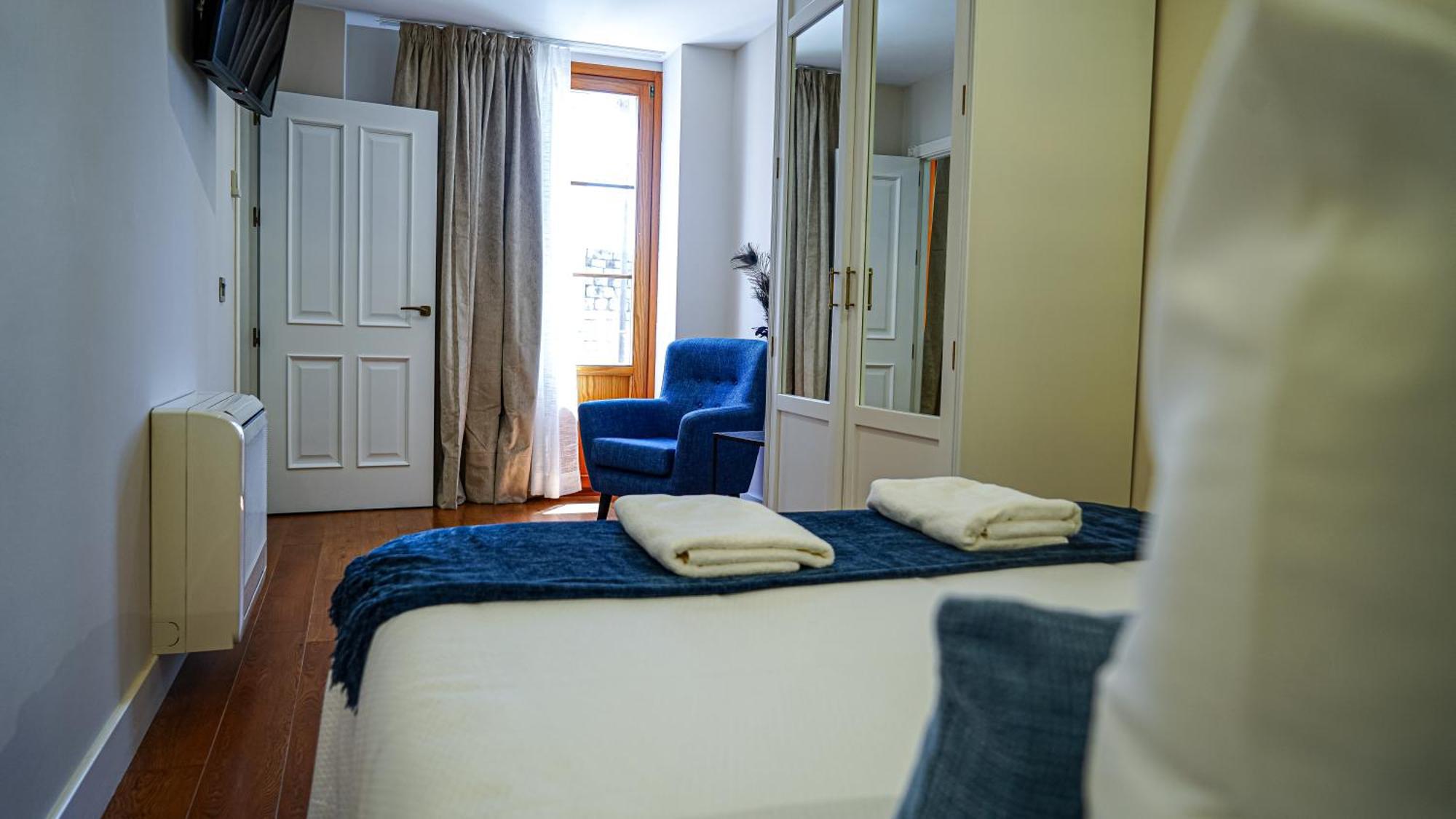 Apartamentos Puente Romano Suites Мерида Екстериор снимка