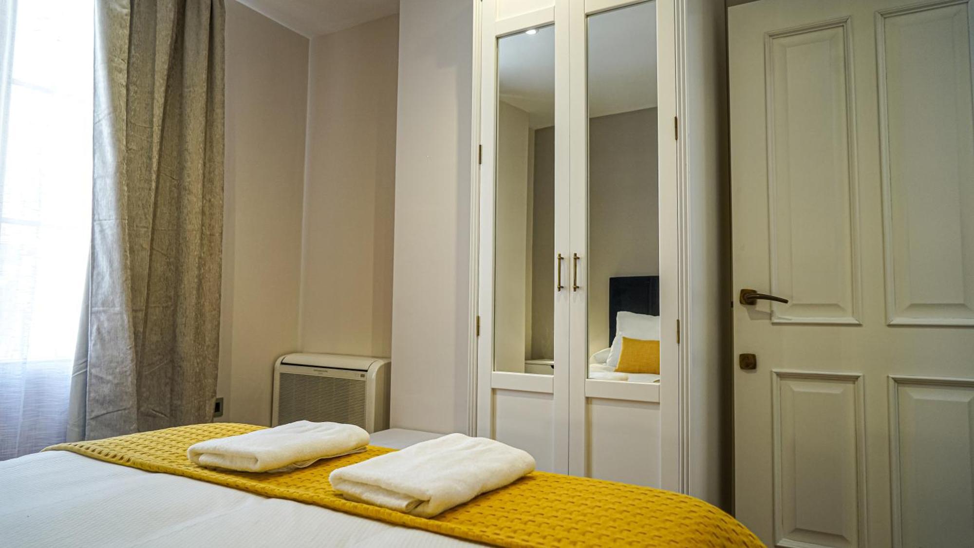 Apartamentos Puente Romano Suites Мерида Екстериор снимка