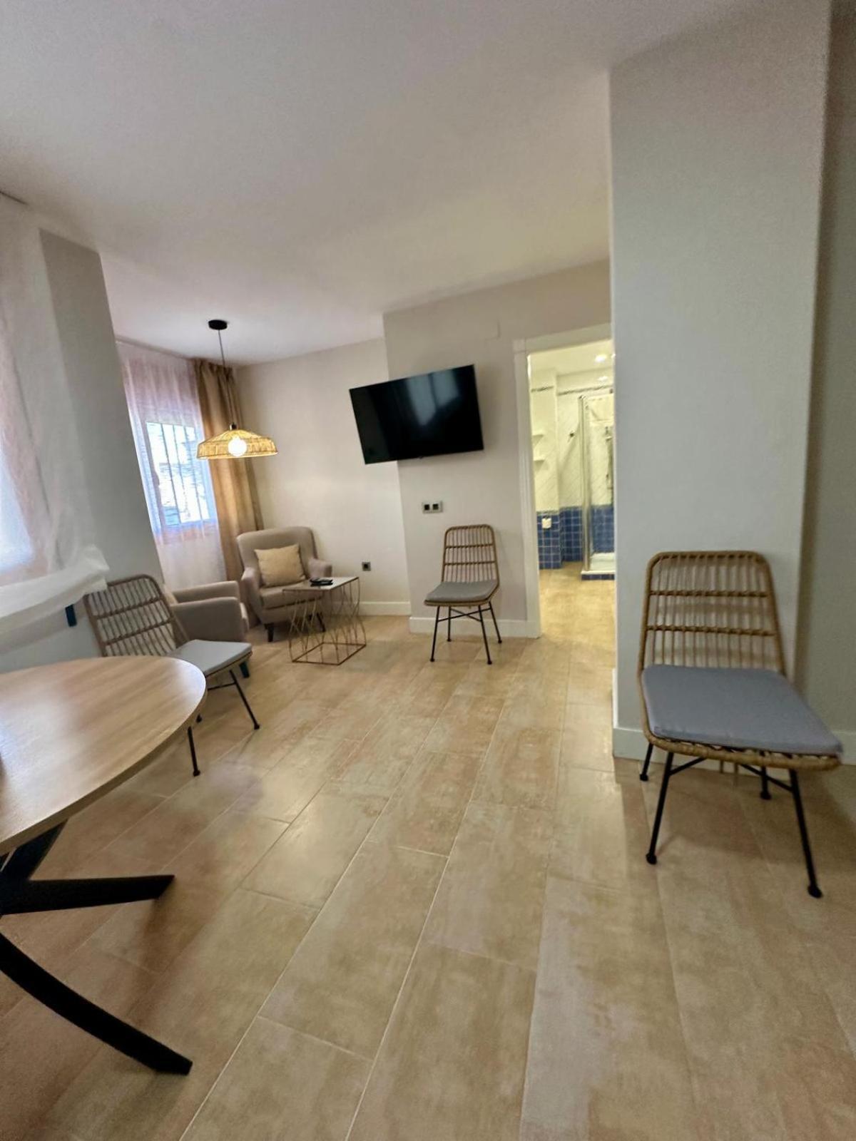 Apartamentos Puente Romano Suites Мерида Екстериор снимка