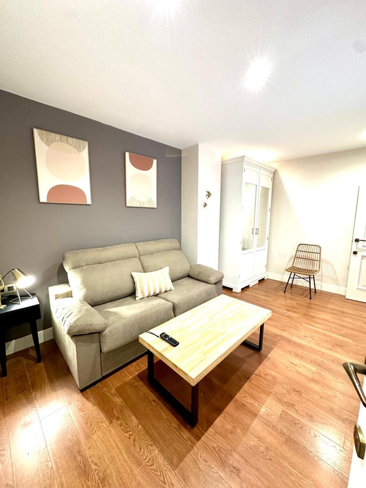 Apartamentos Puente Romano Suites Мерида Екстериор снимка